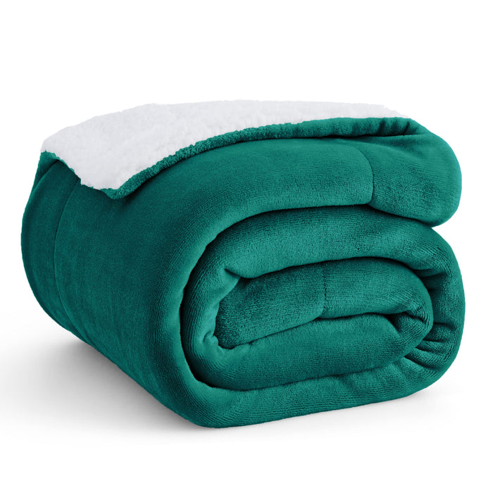 Bedsure Sherpa Fleece Blanket Queen Size for Bed - Thick and Warm Blanket for Winter, Christmas Blanket Gift, Dark Green, 90x90 Inches